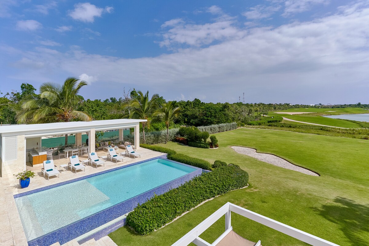 Villa Aguasanta- 5 bedroom luxury golf Villa