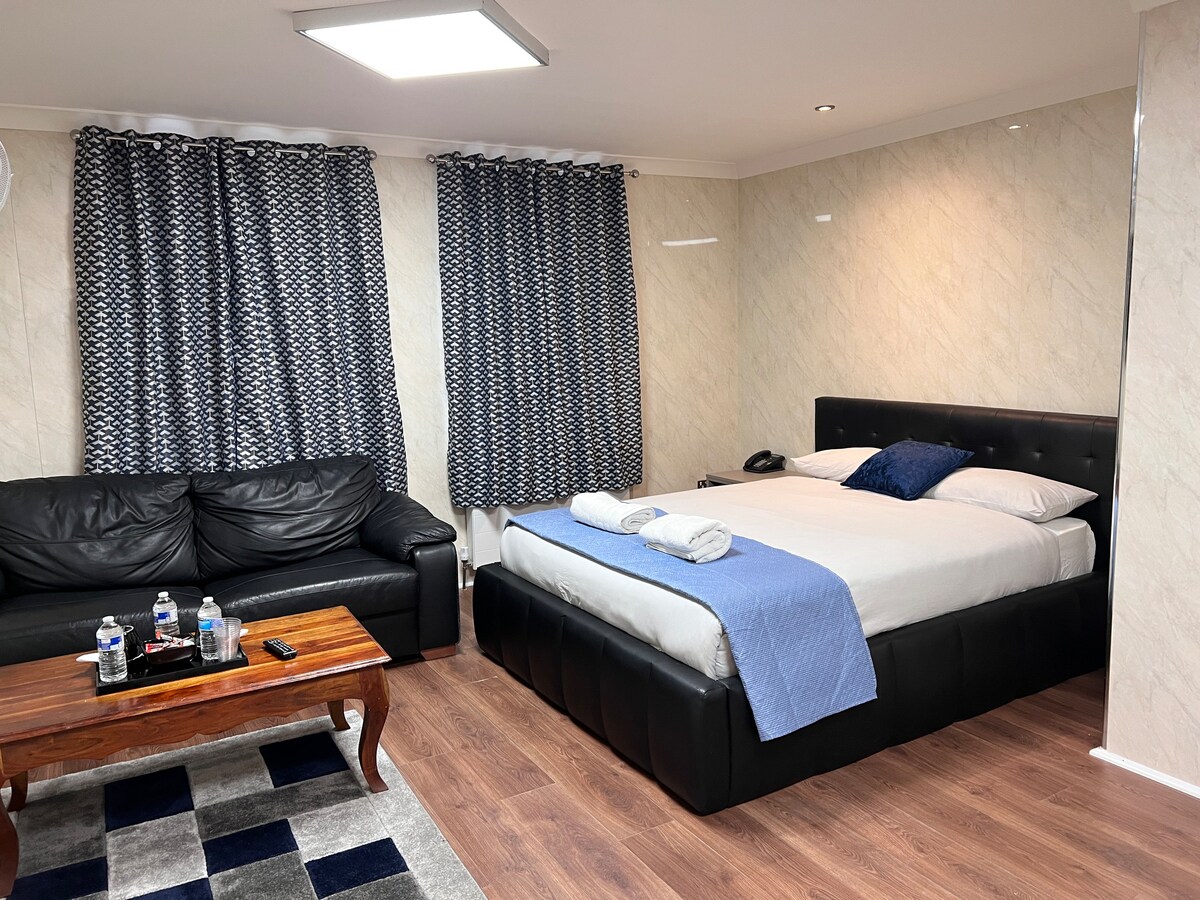 Welcoming 1 Deluxe room Available in Walthamstow