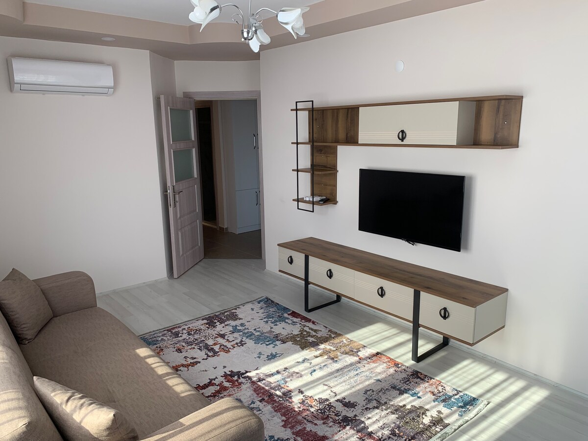 Новые уютные 2-спальные апартаменты с удобствами