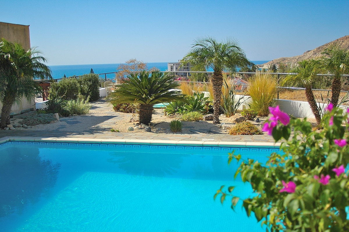 Villa Varvara in walking distance to Pissouri Bay