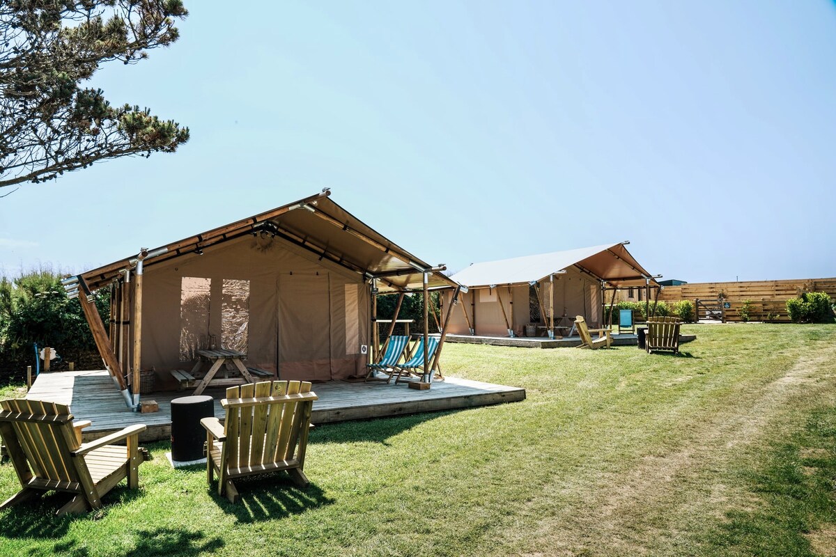 Stylish Safari Tent Lodge 'Trevone'