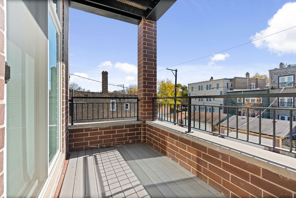 Lovely 3 bedroom condo with front patio.