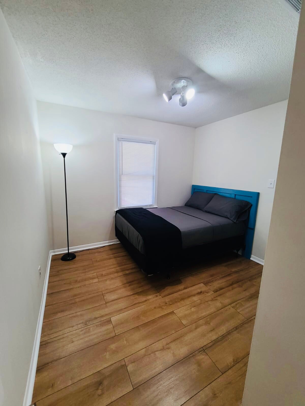 Newly renovated 2bedroom house 3min to Ft. Stewart