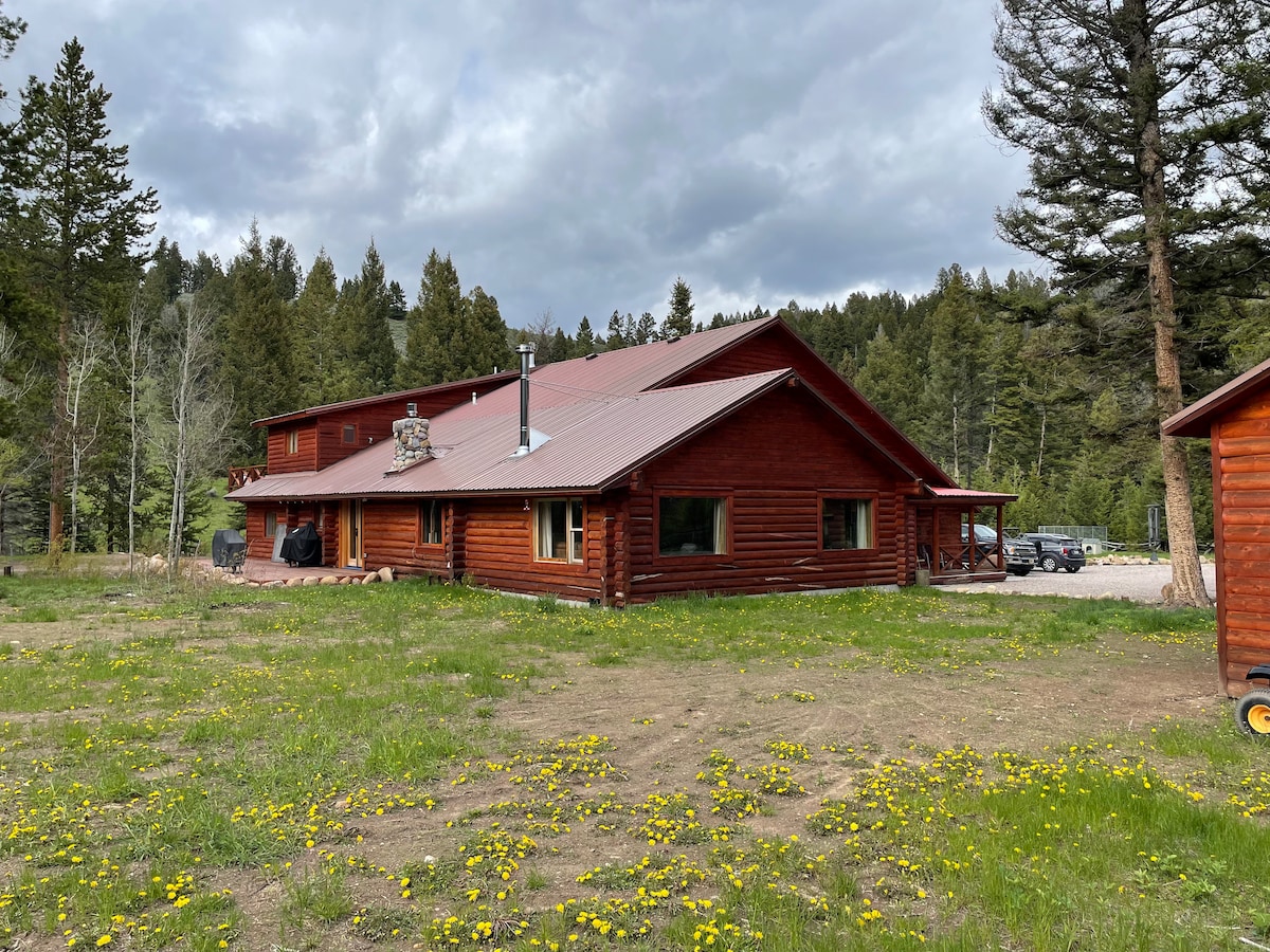 Old Canyon Lodge w/ Hot Tub - Ski Park, Hot Spring