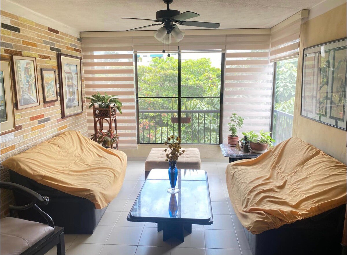 Lovely 1 bedroom rental with pool