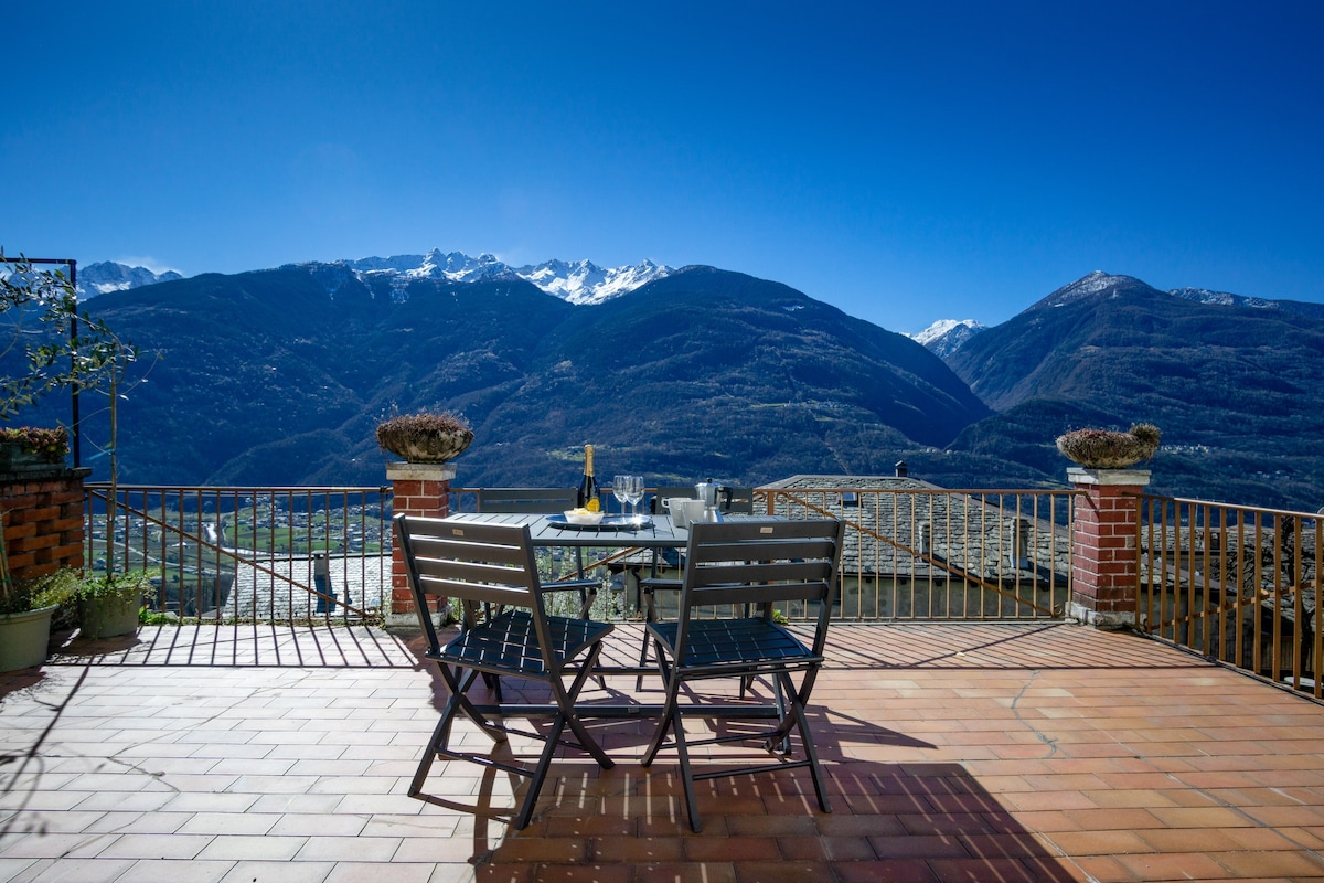 Panoramic Italian Alps Apartment Agape (Sondrio)
