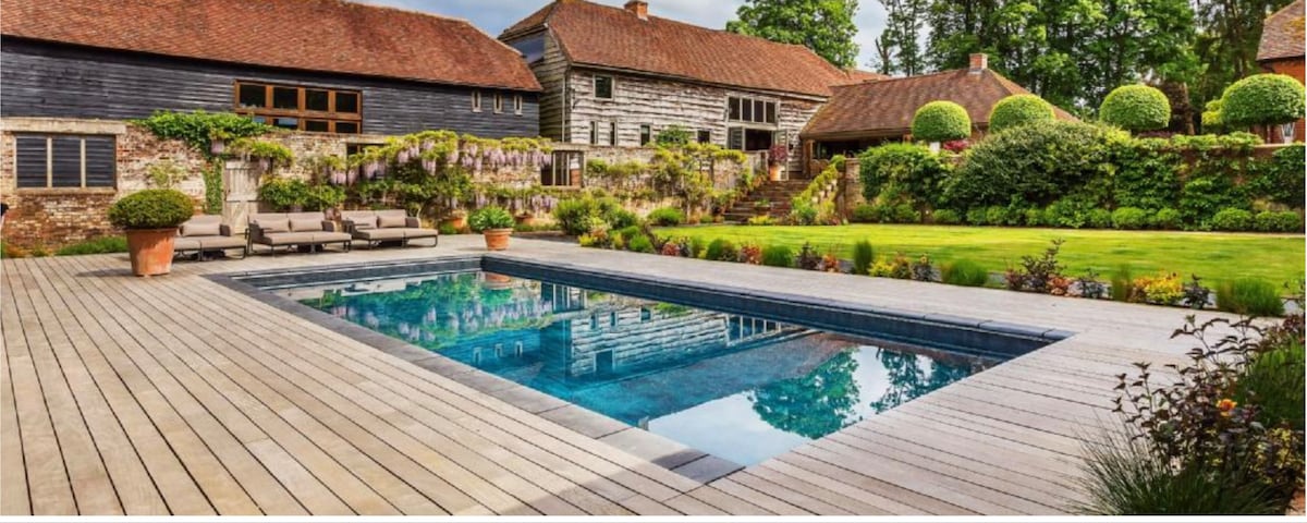 Luxury  dream Xmas 6 bed  retreat and spa pool