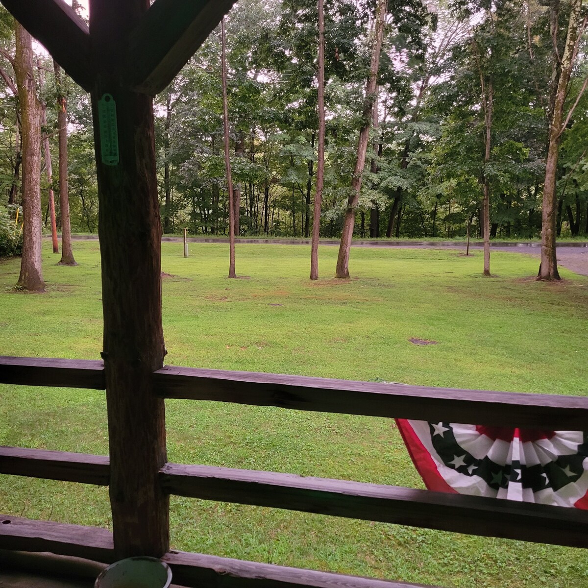 Beautiful roomy log cabin on the Salmon River