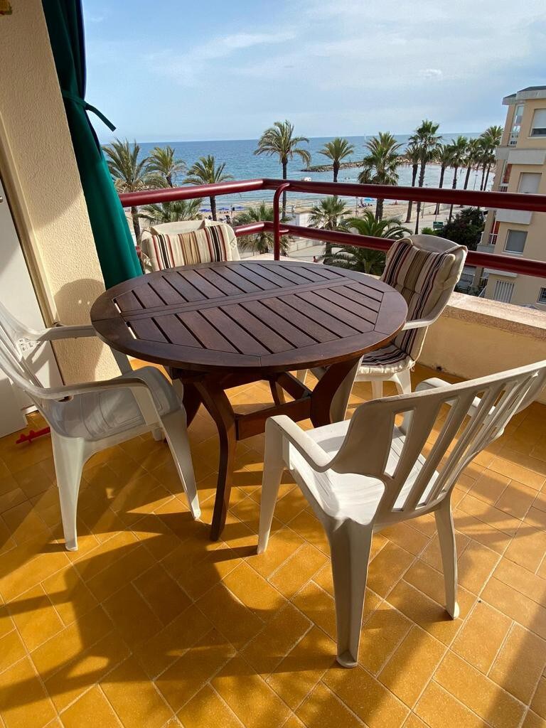 美丽的地中海海滩公寓。
