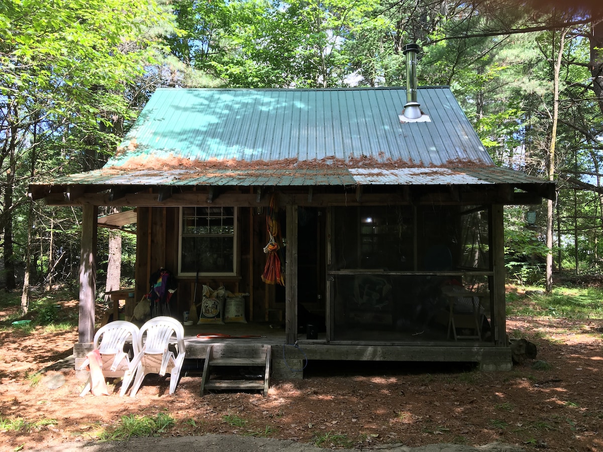 Secluded Cabin in the Ottawa Valley