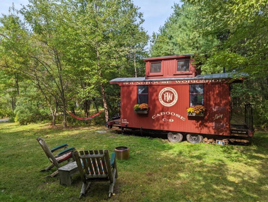 Lucy the Caboose Cabin