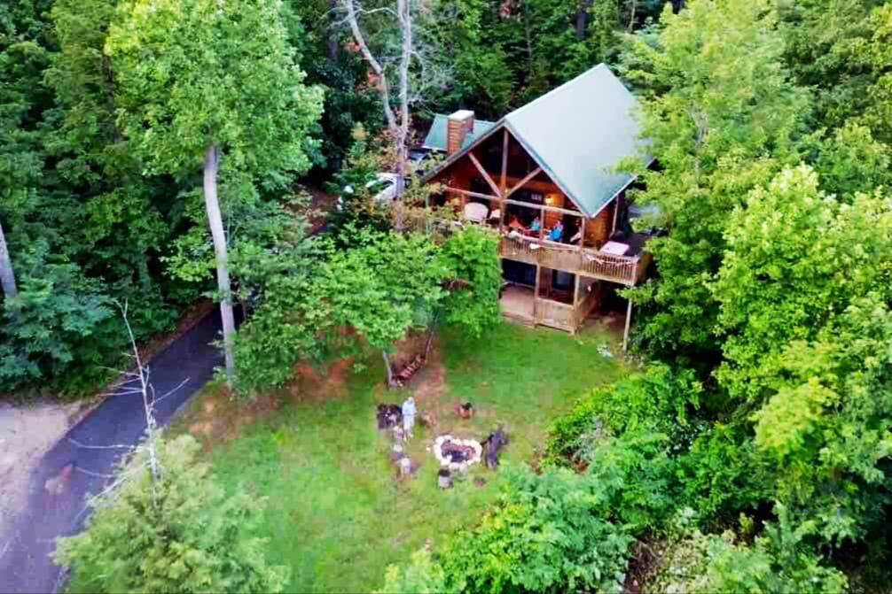 Secluded 1 Acre, MTN Views, Next to Dollywood