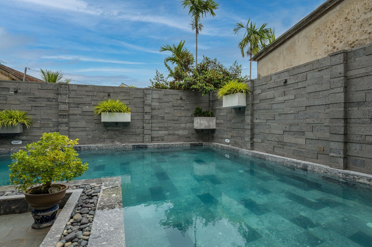 Aroma Suite Garden Apartment 3BRs w/Pool/Bathtubs.