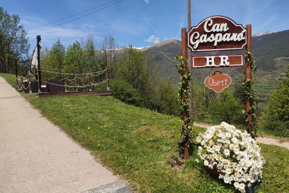 Can Gasparó Hotel Rural & Restaurant双人床！