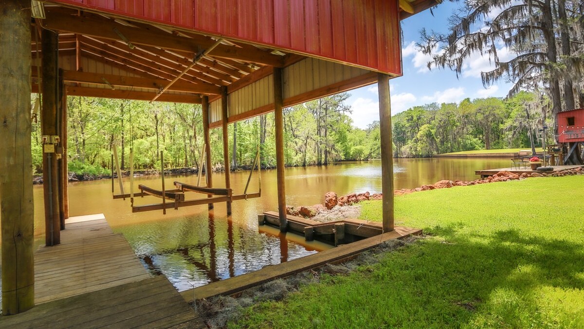 The Camp Caddo Lake | Firepit+BBQ | 2Kayaks | Ramp