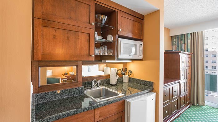 Relax in a 1 bdrm suite on Virginia Beach!