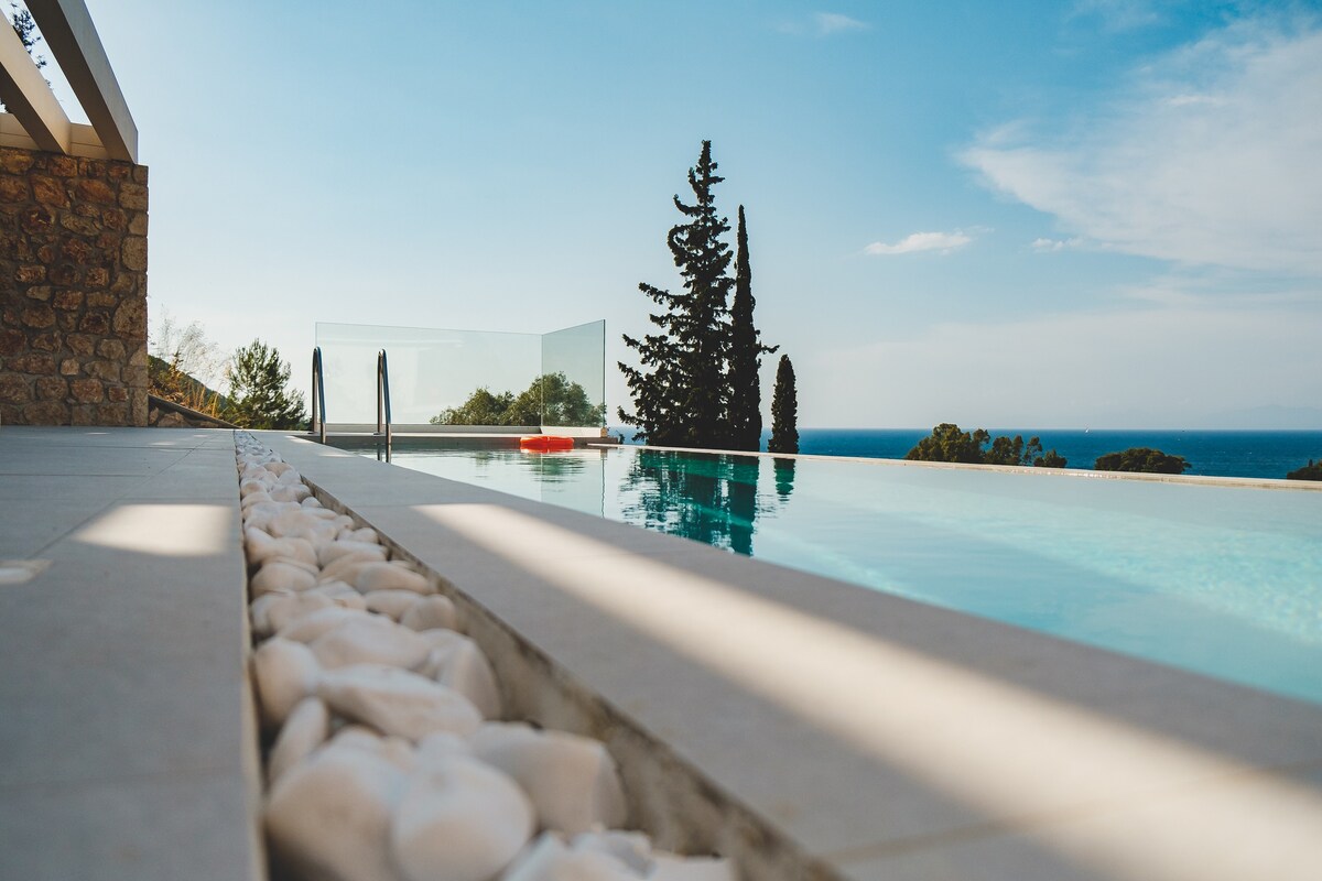 Special Offer! Villa Alpha with Private Pool