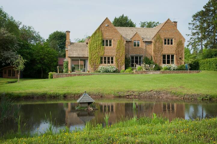 Ascott, Whichford, Oxfordshire的民宿