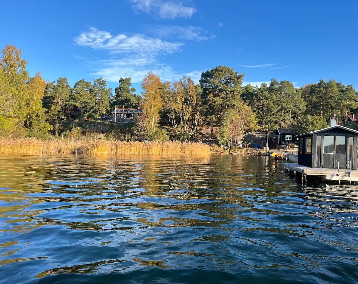 Bo i skärgården intill naturen och havet med bastu