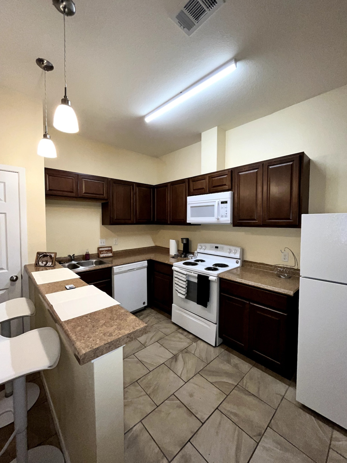 Full service one bedroom apartment downtown Austin