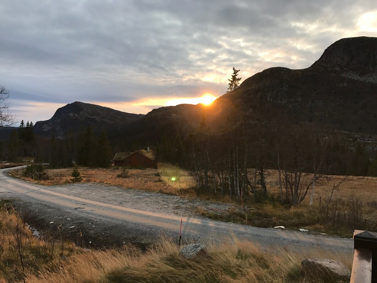 Stor og nydelig beliggende fjellhytte, 920 moh