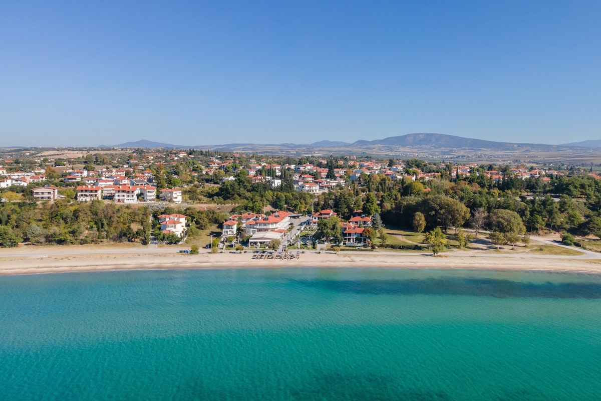 Beachfront Vintage Villa Kallikratis