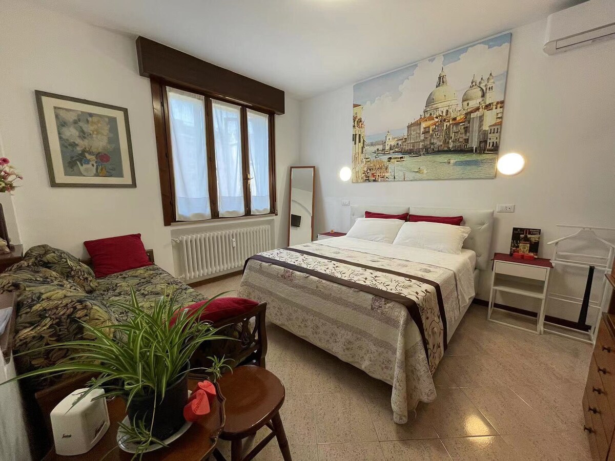 1 Sogna Venezia Room