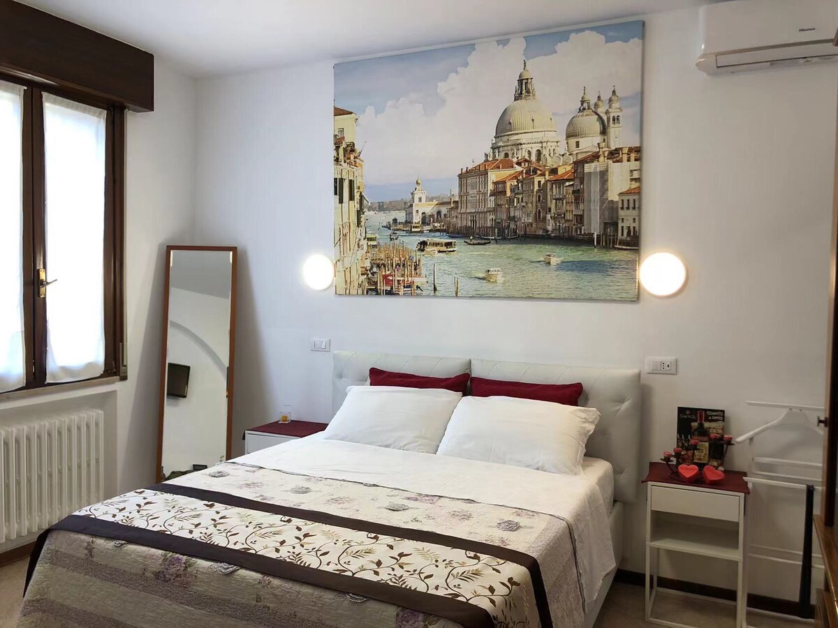 1 Sogna Venezia Room