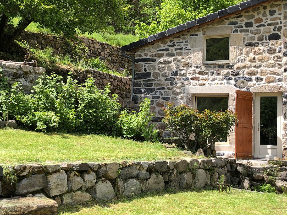 Gîte rénové, en pleine nature ardéchoise