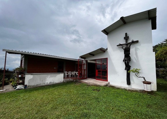 Finca Altamira, ¡Arte, paisaje y descanso!, Casa