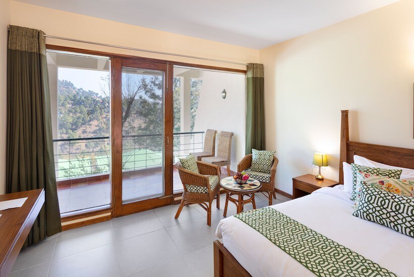 5 Bedroom luxury stay with infinity pool| Kasauli