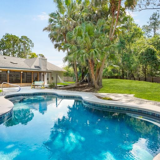 Peaceful Oasis Pet Friendly
heated Pool & Gameroom