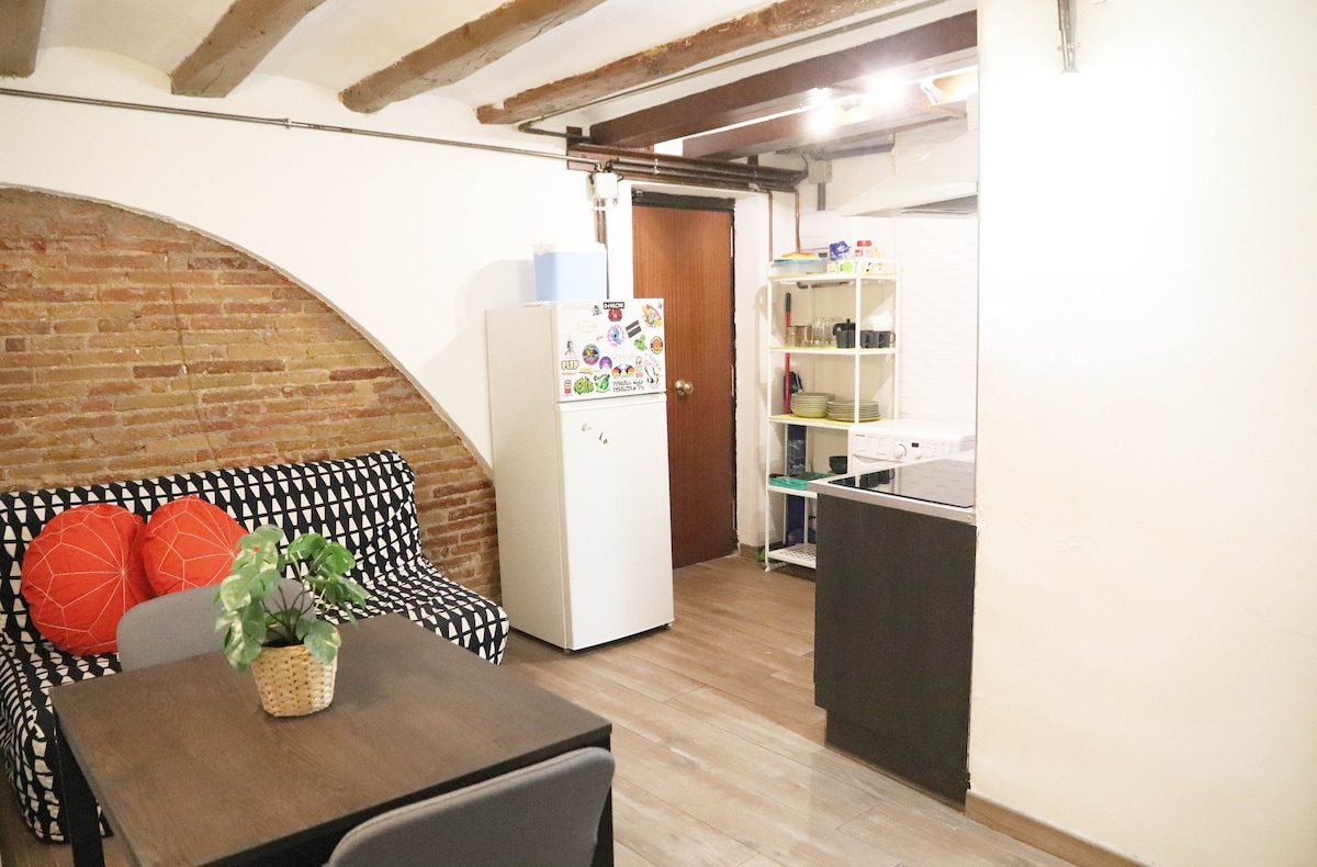 公寓位于巴塞罗那市中心，地理位置优越。