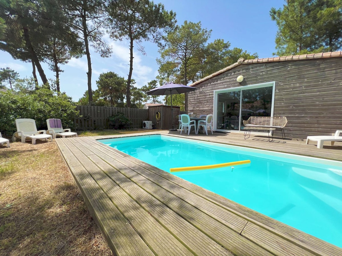 Villa avec piscine chauffée à 800m de la mer