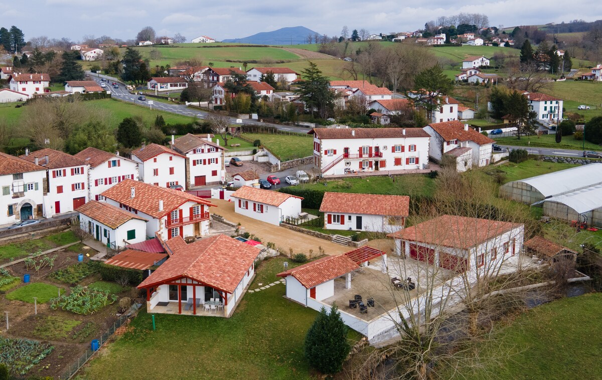 NEW Riverside-climatisé-pets-walk to town