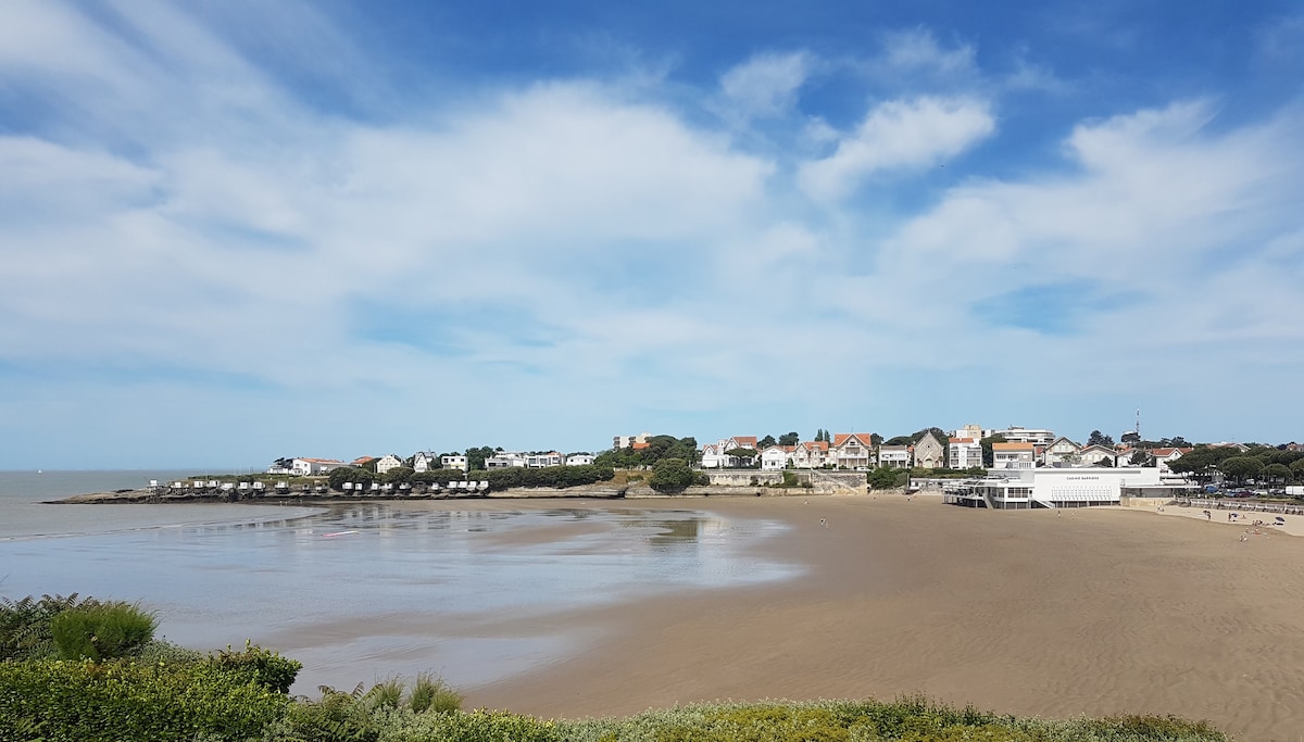 A 600 mètres de la plage de Pontaillac