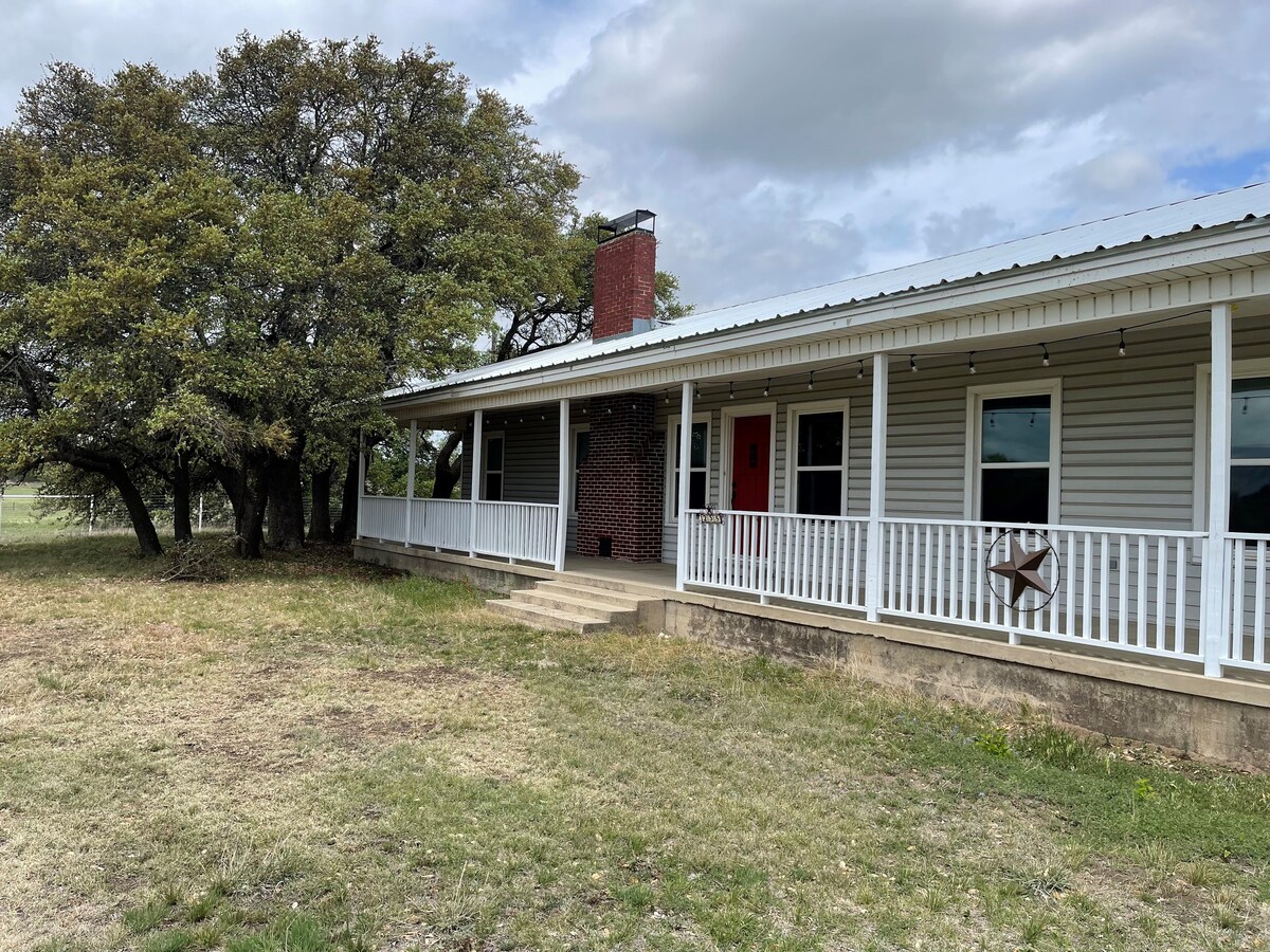 Close to everything 2/1 spacious ranch on 22 acres