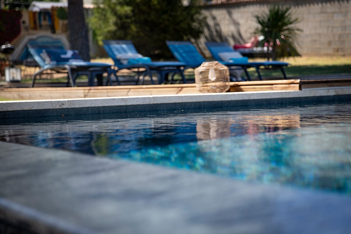 Au Jardin Lumineux, adorable gite avec piscine