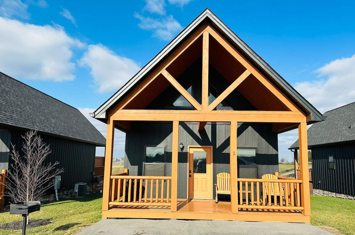 Bourbon Villa at Daynabrook Farm with HOT TUB-2