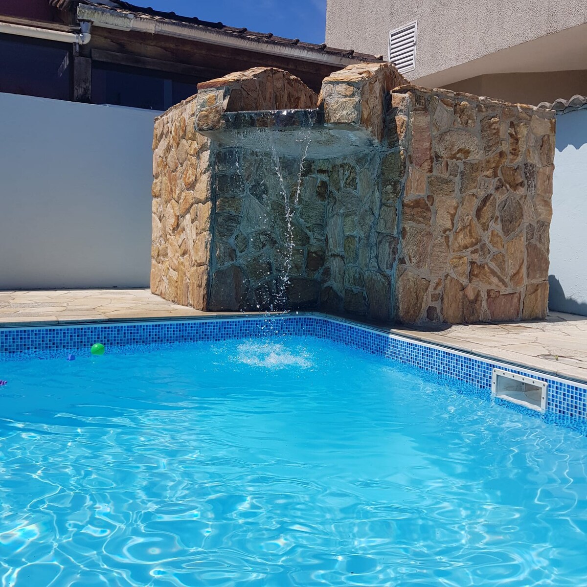 Casa Morada da Praia带泳池