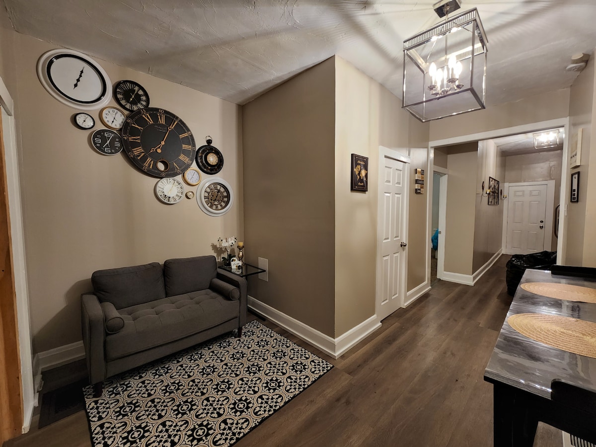 1 Amazing Apt. Nurse, Med or Grad Student Housing