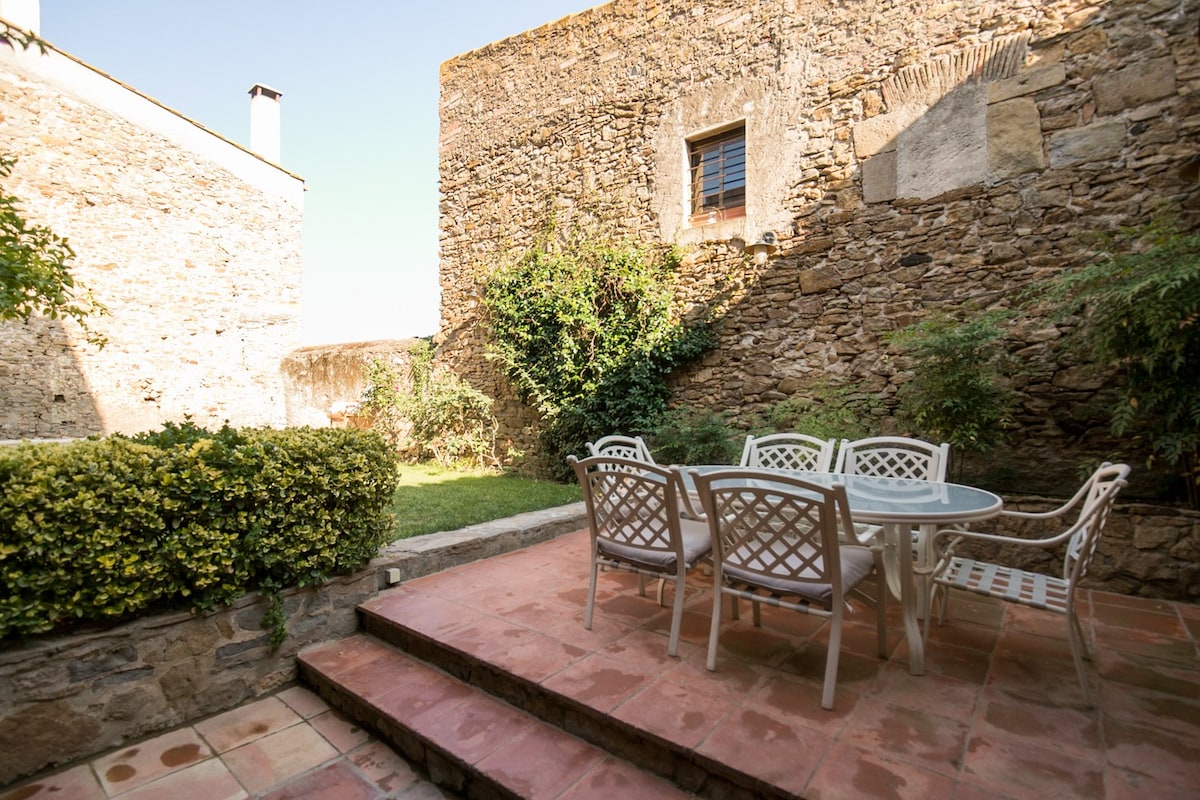 Fantástica casa rural con piscina y jardín privado