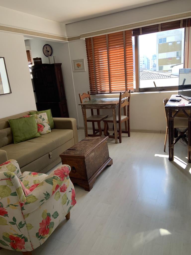 Apartamento acolhedor, prático c/ exc. localização