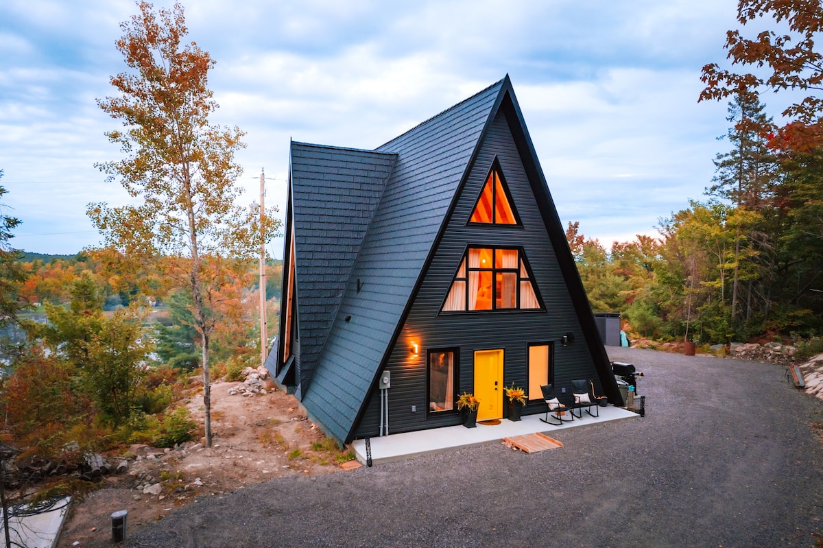 Timber A-Frame Cabin on French River *W/C friendly