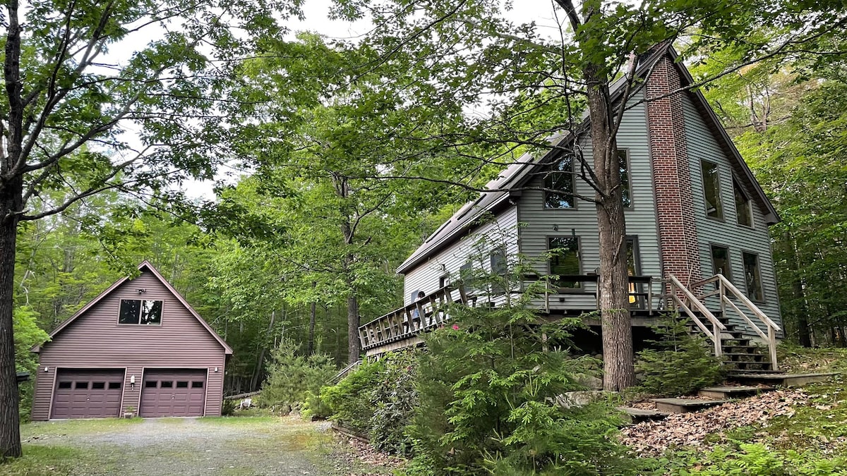 宁静的3层3卧室度假木屋，占地5英亩