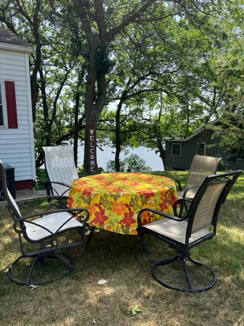 Cozy two bedroom cabin for a lake get away