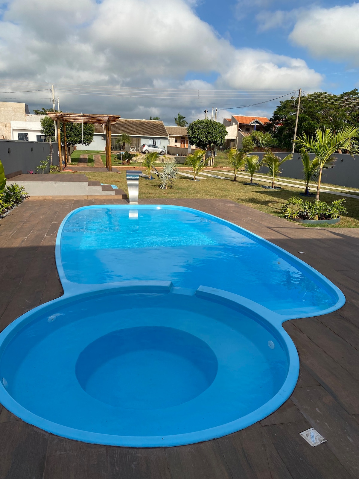 Casa Com Piscina em Pousada Oasis do Paranapanema