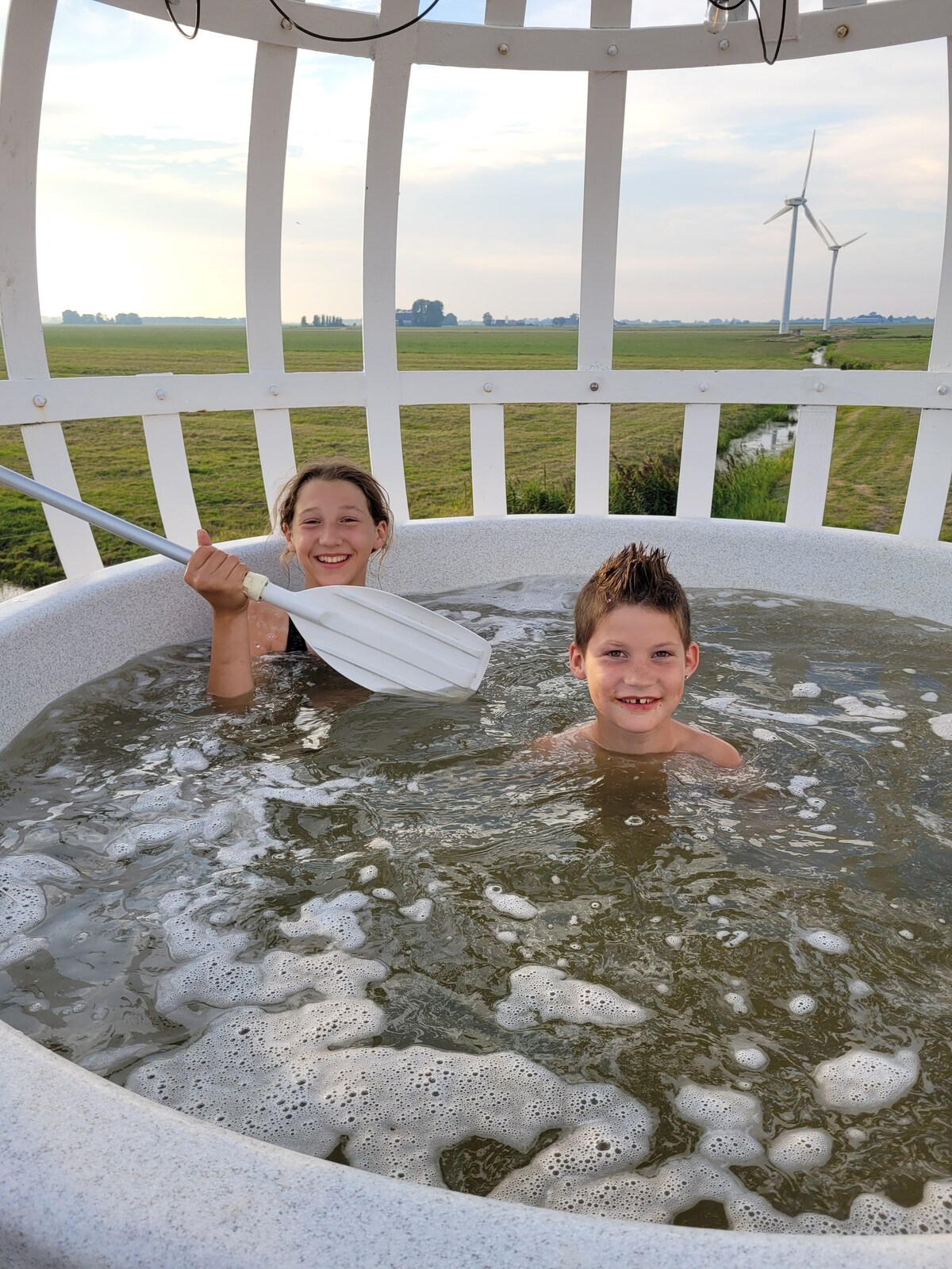 Leuke kampeerbungalow.meertje vlakbij met Hot Tub