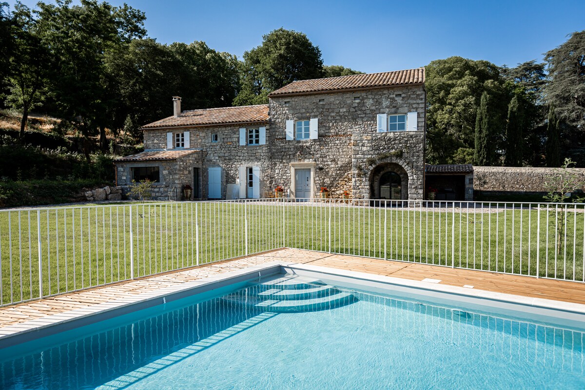 Magnifique villa climatisée avec piscine