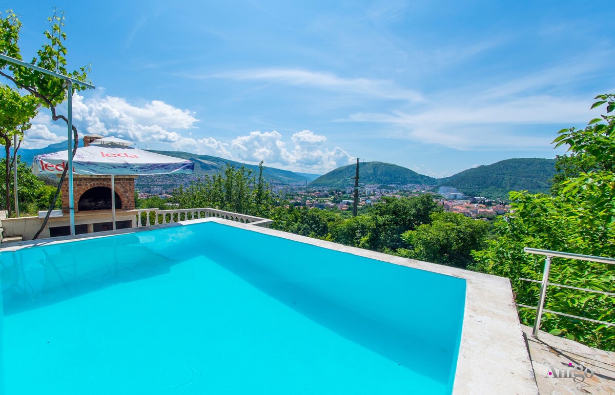 Perfect view of Mostar - with swimming pool